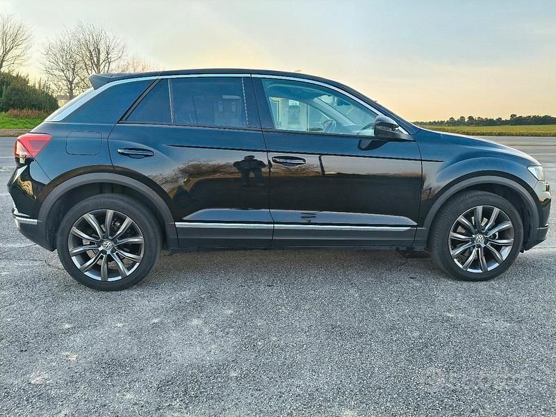 Usata VW T-Roc Advance 150 CV (110 kW) 2018 Nero SUV