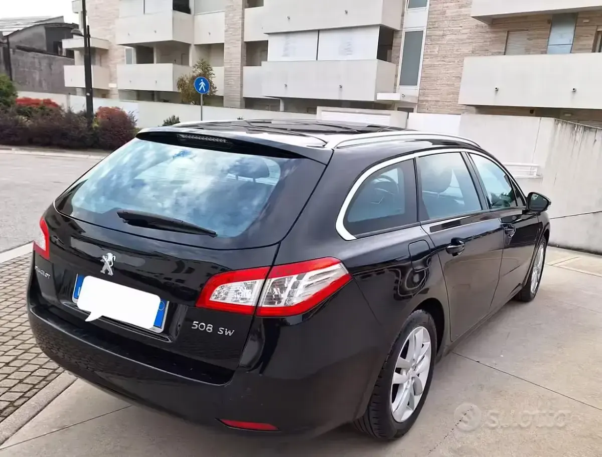 Begagnad Peugeot 508 SW 112 HK (82 kW) 2013 Svart Kombi
