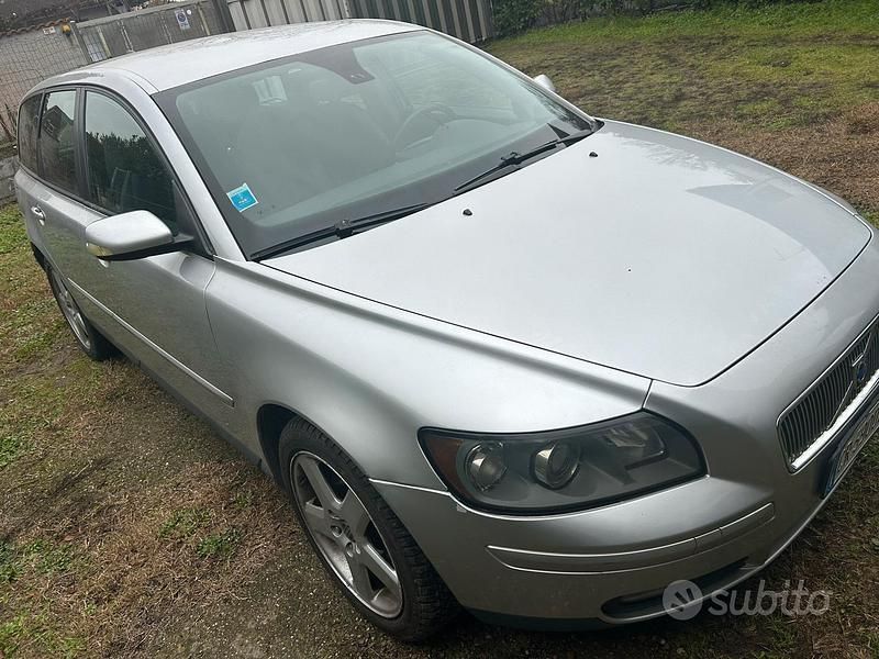 Usata Volvo V50 Momentum 136 CV (100 kW) 2005 Grigio Station wagon