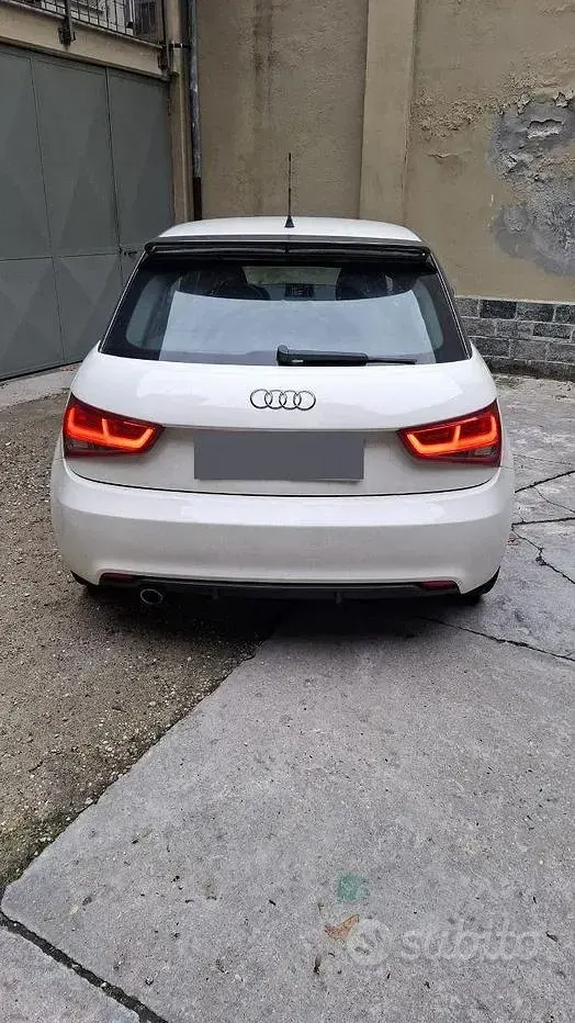 Usata Audi A1 Ambition 105 CV (77 kW) 2012 Bianco Utilitaria