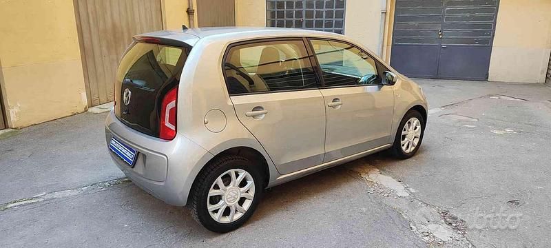 Usata VW up! high up! 75 CV (55 kW) 2013 Grigio Utilitaria