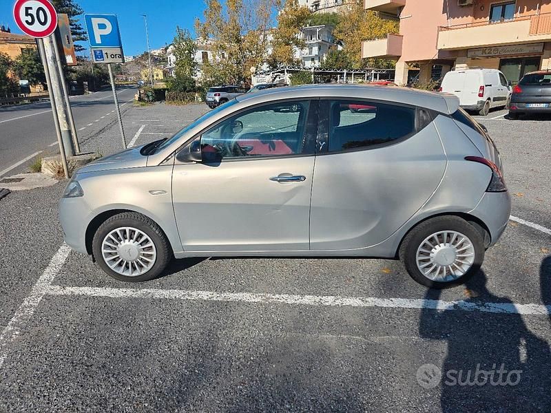 Usata Lancia Ypsilon 95 CV (69 kW) 2012 Utilitaria