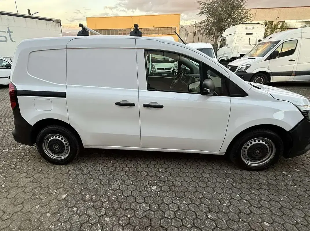 Usata Renault Kangoo 95 CV (69 kW) 2023 Bianco Furgone