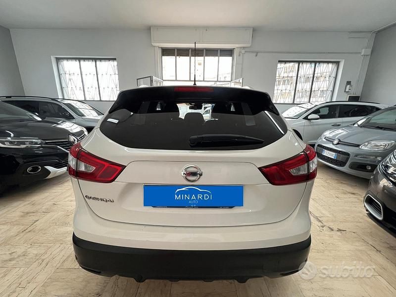 Usata Nissan Qashqai Tekna 110 CV (80 kW) 2017 Bianco SUV