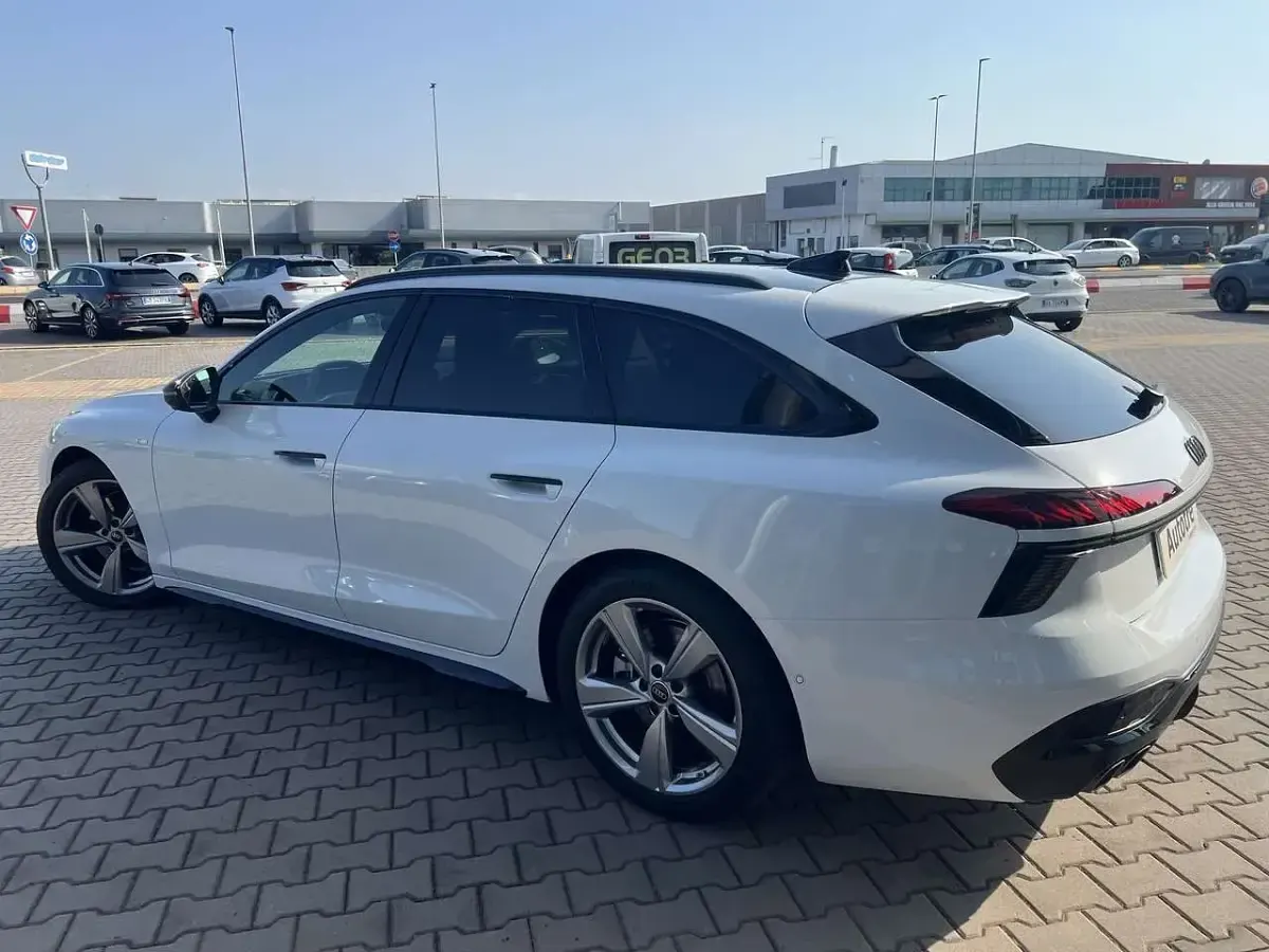 Usata Audi A6 S-Line 204 CV (150 kW) 2025 Bianco Station wagon