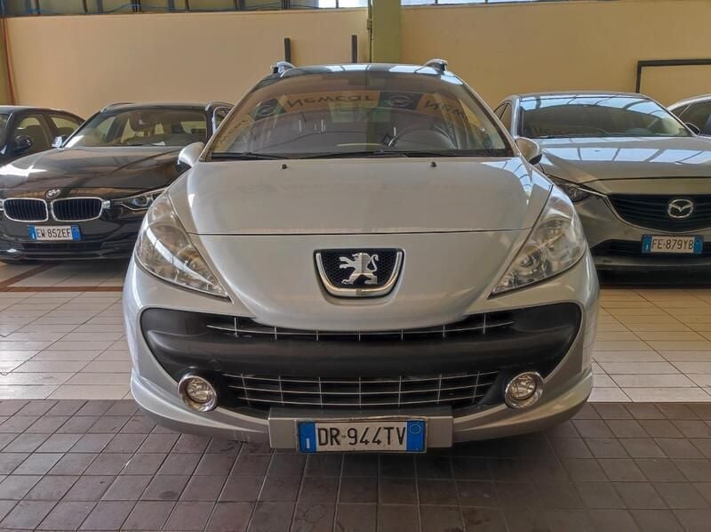 Argento Usata 2009 Peugeot 207 Station wagon | 1950 € (Super prezzo) - Immagine 1/4