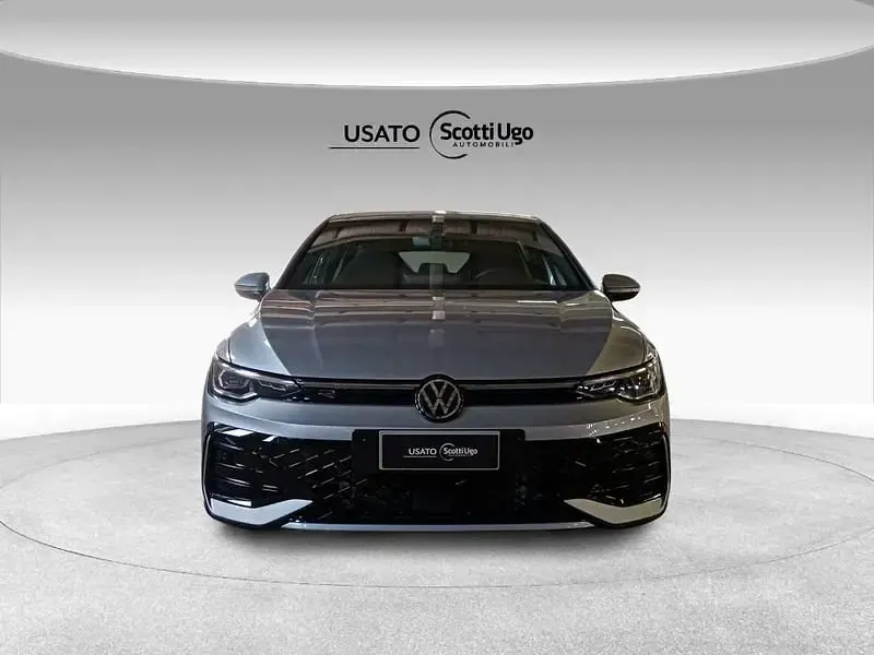 Usata VW Golf VIII R-line Plus 116 CV (85 kW) 2025 Argento Utilitaria