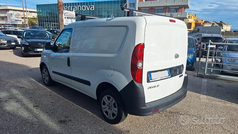 Usata Fiat Doblò 95 CV (69 kW) 2020 Bianco Monovolume