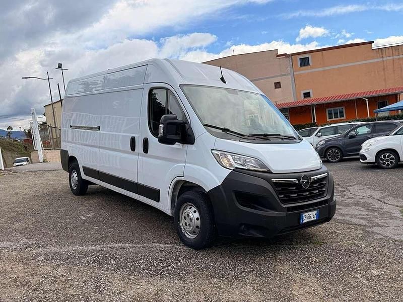 Usata Opel Movano 140 CV (102 kW) 2023 Bianco Furgone