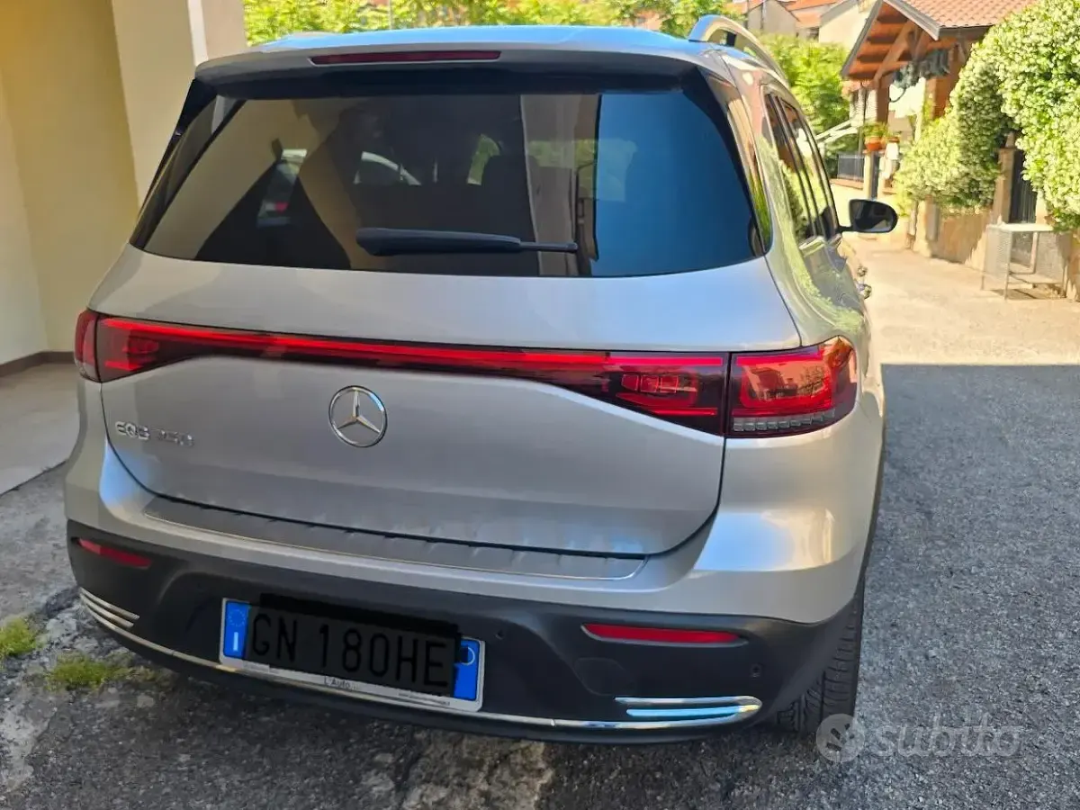 Usata Mercedes EQB250 111 kW (151 CV) 2023 Grigio SUV