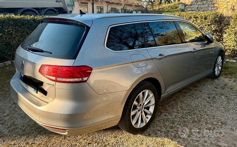 Usata VW Passat 150 CV (110 kW) 2015 Grigio Station wagon