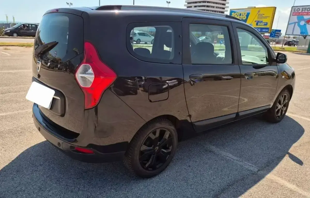Usata Dacia Lodgy Ambiance 82 CV (60 kW) 2022 Monovolume