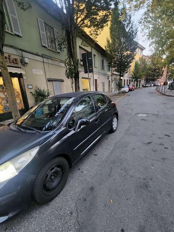 Usata Peugeot 207 68 CV (50 kW) 2007 Berlina