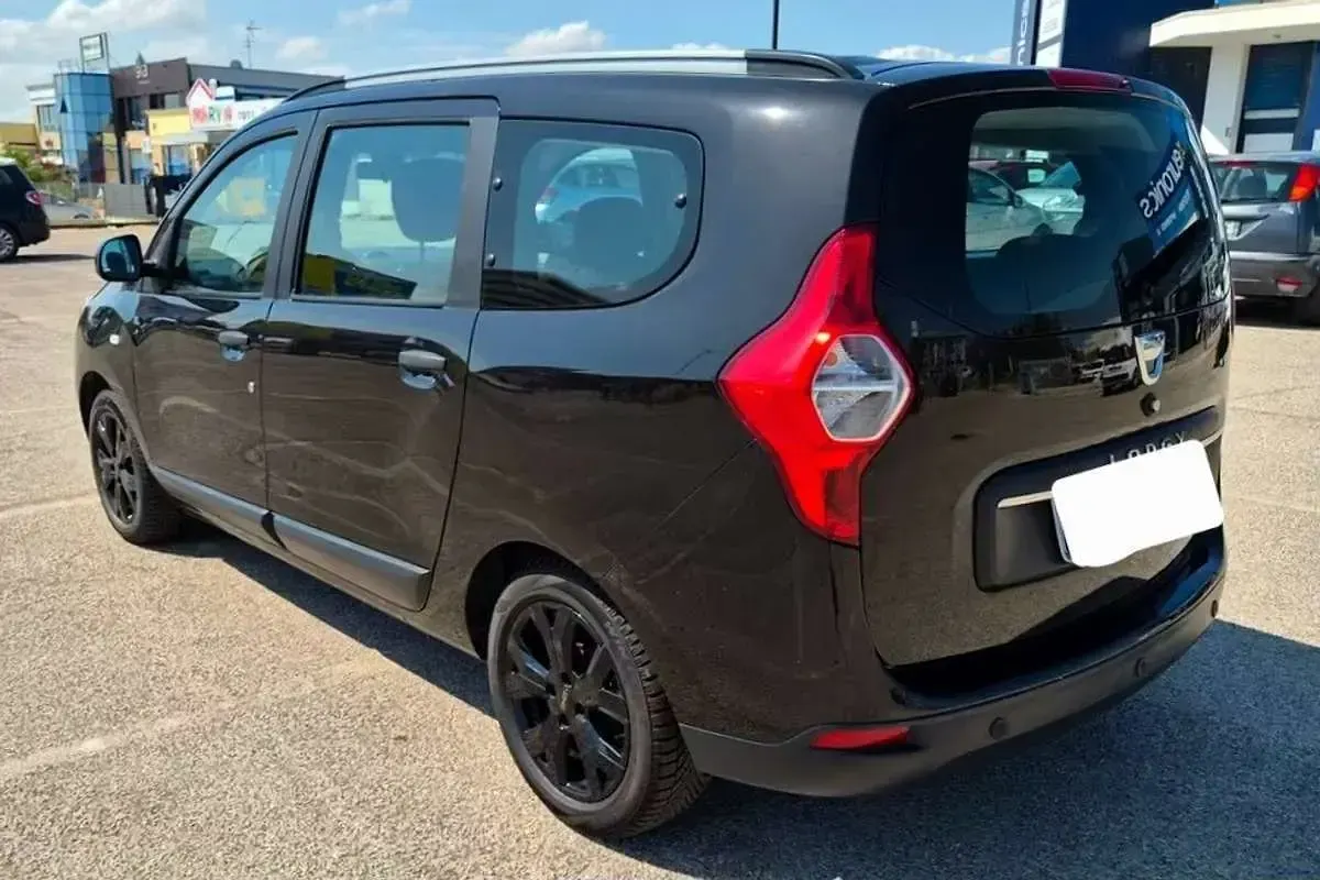 Usata Dacia Lodgy Ambiance 82 CV (60 kW) 2022 Monovolume