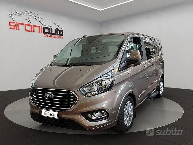 Usata Ford Tourneo Titanium 131 CV (96 kW) 2022 Grigio Monovolume