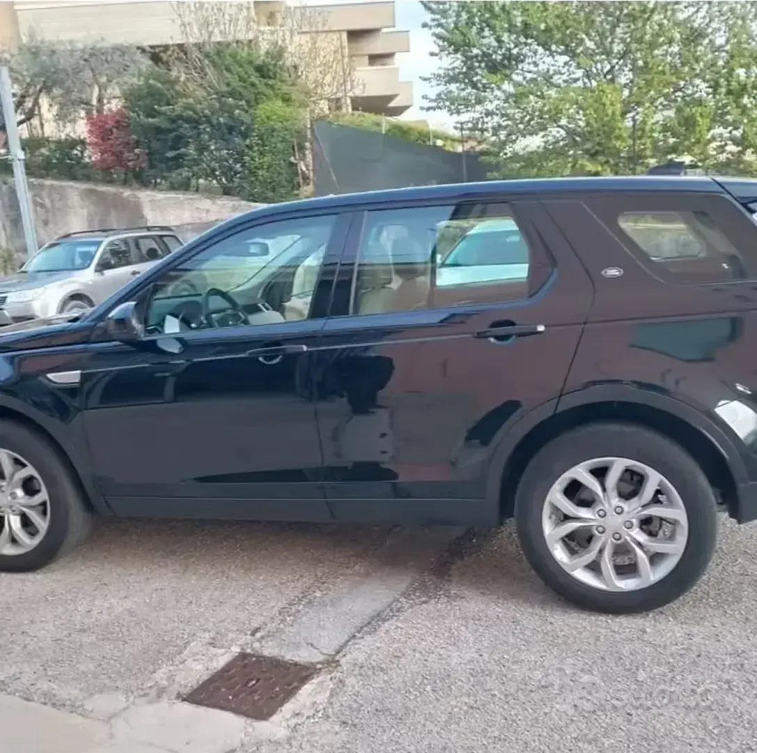 Usata Land Rover Discovery HSE 179 CV (131 kW) 2016 Nero SUV