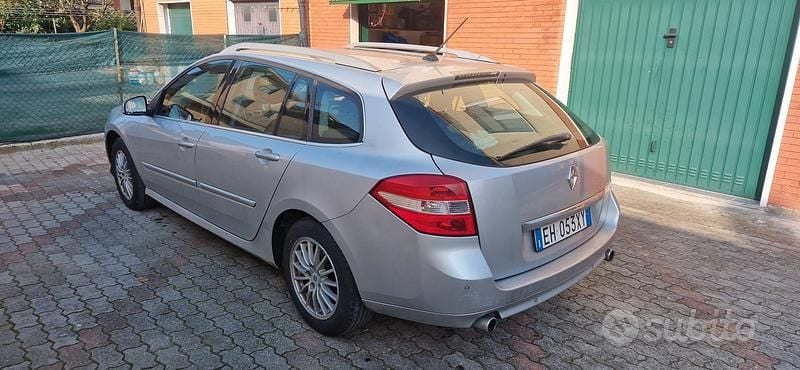 Usata Renault Laguna III 150 CV (110 kW) 2011 Grigio Station wagon
