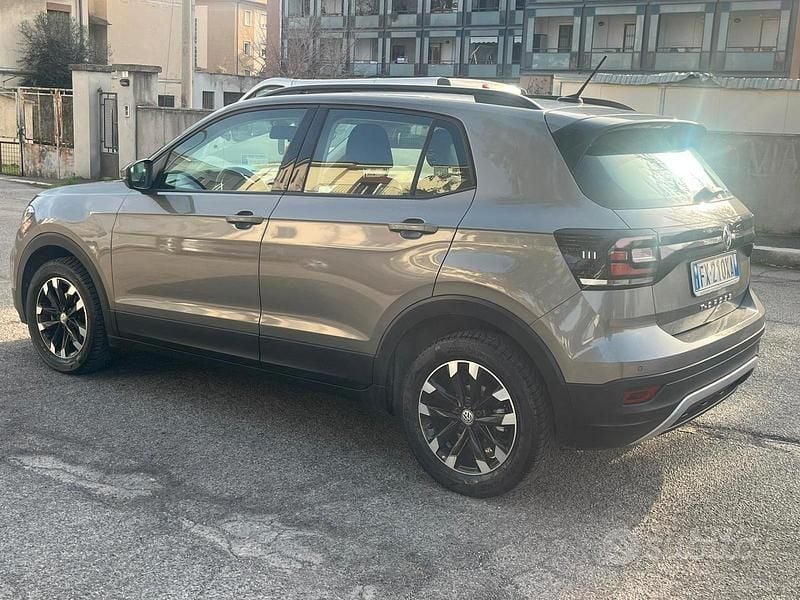 Usado VW T-Cross Advance 116 CV (85 kW) 2019 Gris SUV