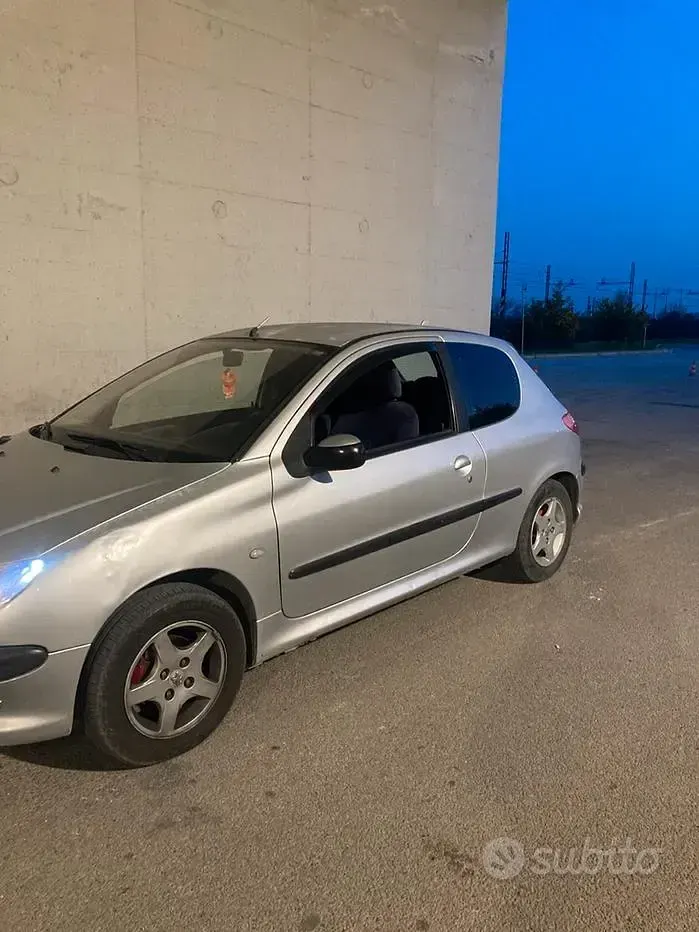Usata Peugeot 206 68 CV (50 kW) 2003 Grigio Berlina