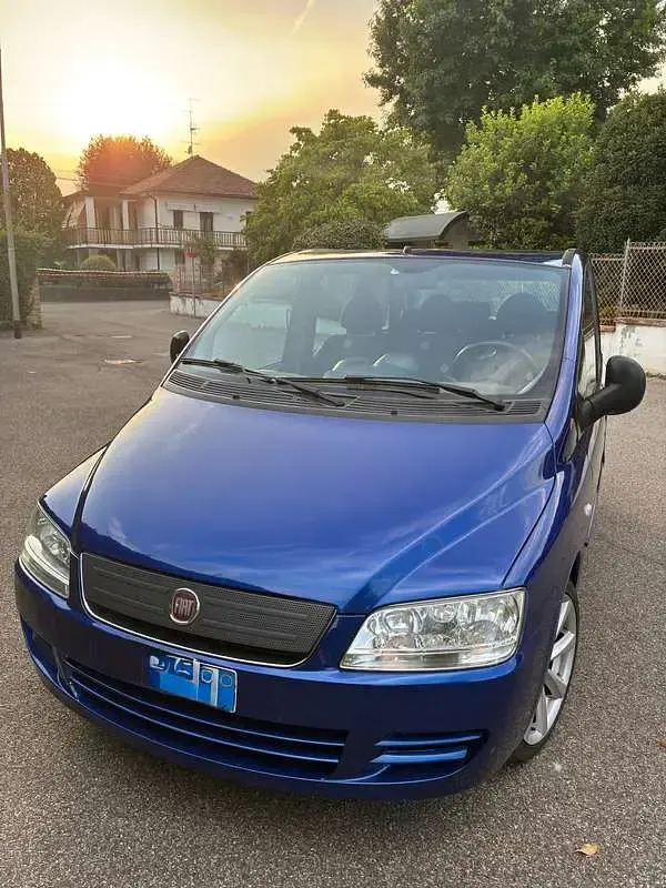 Usata Fiat Multipla Dynamic 120 CV (88 kW) 2010 Blu/azzurro Monovolume
