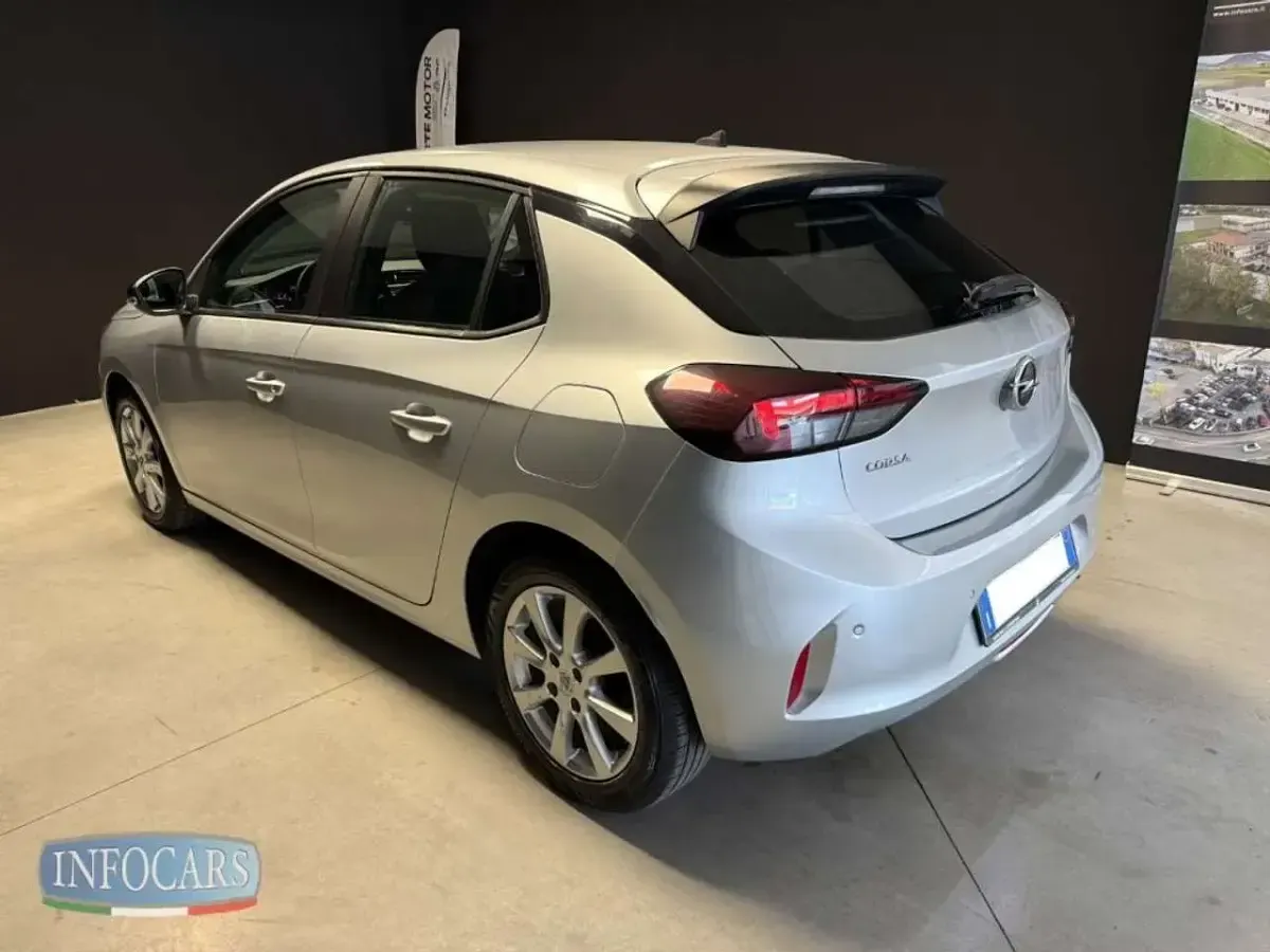 Usata Opel Corsa Edition 75 CV (55 kW) 2023 Argento metallizzato Utilitaria