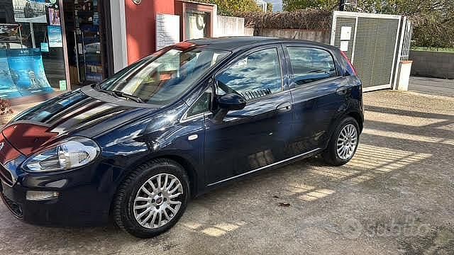 Usata Fiat Punto Lounge 95 CV (69 kW) 2016 Blu Utilitaria