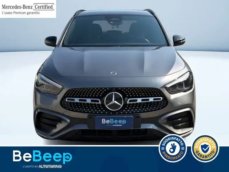 Usata Mercedes GLA180 AMG Line Premium 136 CV (100 kW) 2023 Grigio metallizzato SUV