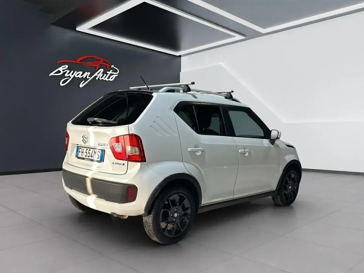Usado Suzuki Ignis 89 CV (65 kW) 2017 Blanco SUV