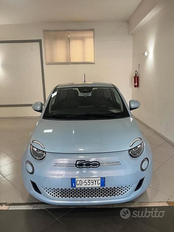 Usata Fiat 500e Icon 86 kW (118 CV) 2020 Blu Berlina