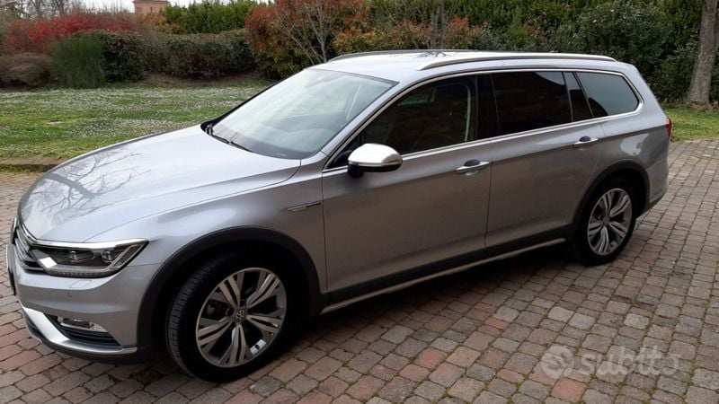 Usata VW Passat Alltrack 190 CV (139 kW) 2018 Grigio Station wagon