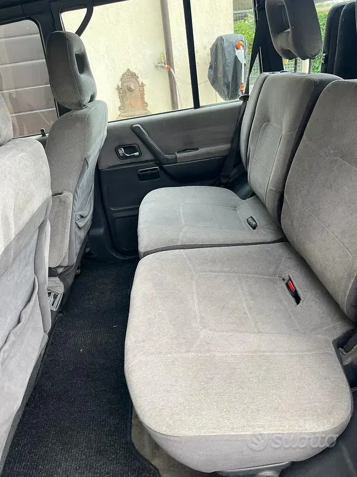 Usata Mitsubishi Pajero 100 CV (73 kW) 1998 Blu SUV