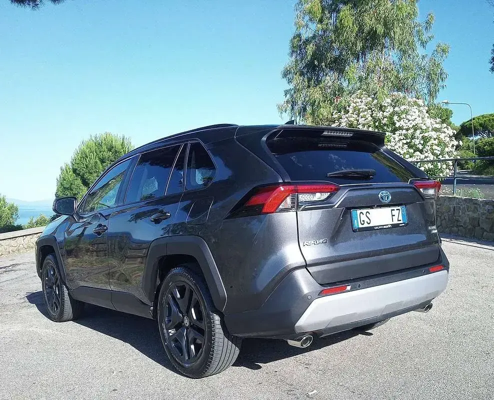 Usata Toyota RAV4 Hybrid 178 CV (130 kW) 2024 SUV