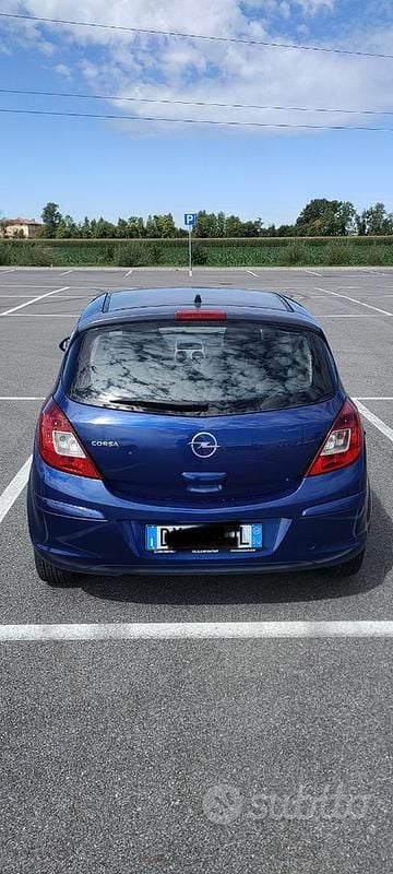 Usata Opel Corsa 80 CV (58 kW) 2009 Blu Berlina