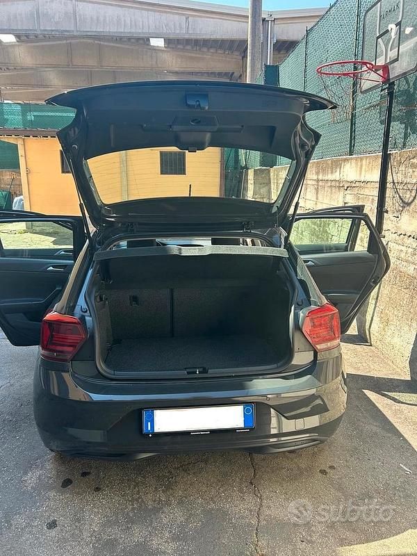 Usata VW Polo 80 CV (58 kW) 2018 Grigio Utilitaria