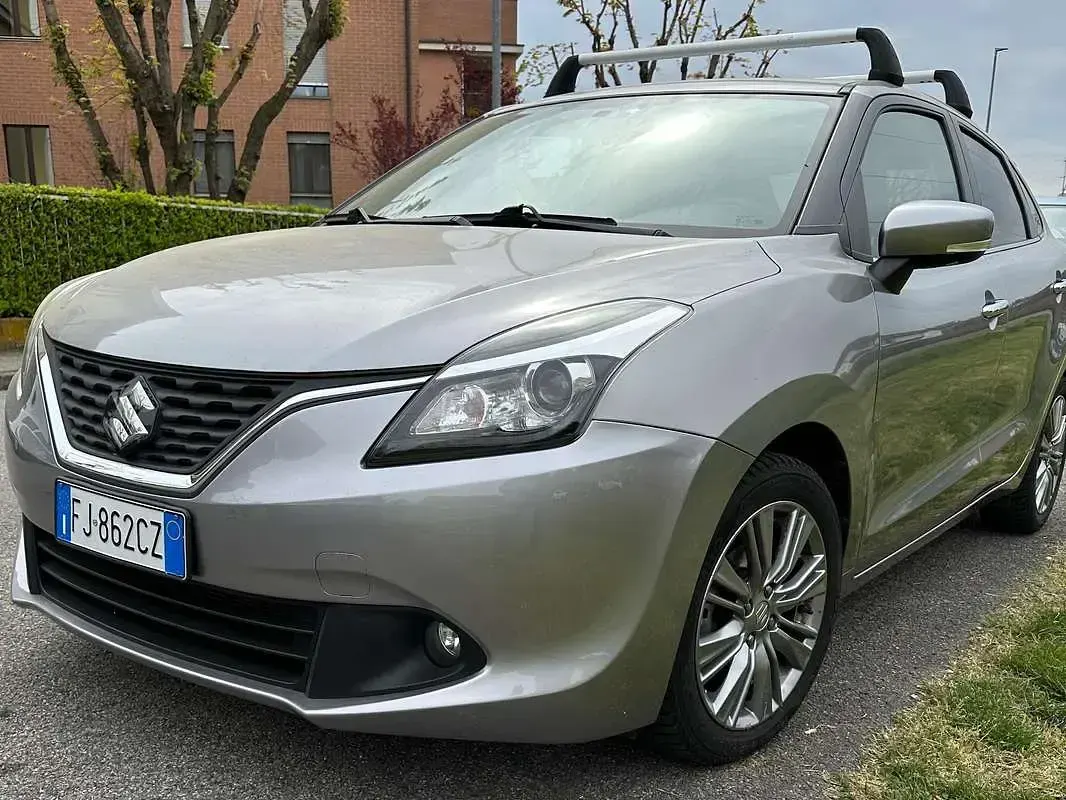 Usata Suzuki Baleno 90 CV (66 kW) 2016 Argento Utilitaria