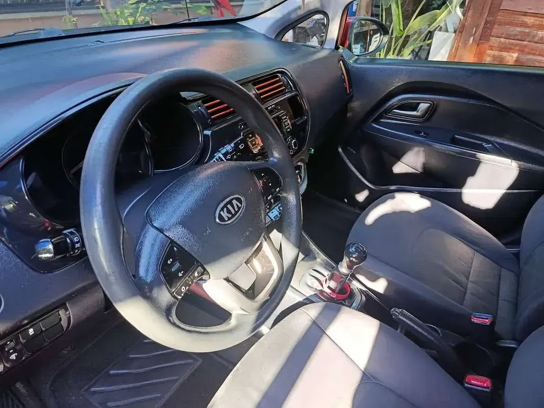 Usata Kia Rio EX 86 CV (63 kW) 2012 Rosso Berlina