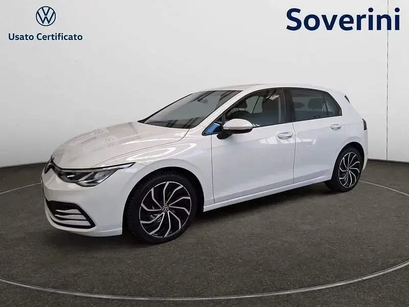 Usata VW Golf VIII Life 131 CV (96 kW) 2020 Utilitaria
