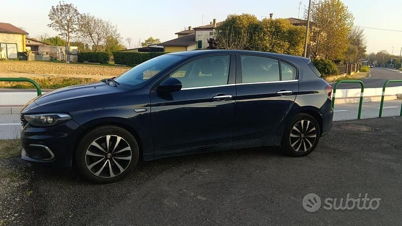 Usata Fiat Tipo Lounge 95 CV (69 kW) 2018 Blu Berlina