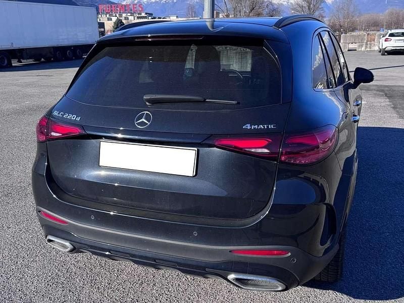 Begagnad Mercedes GLC220 Premium 197 HK (144 kW) 2022 Svart SUV