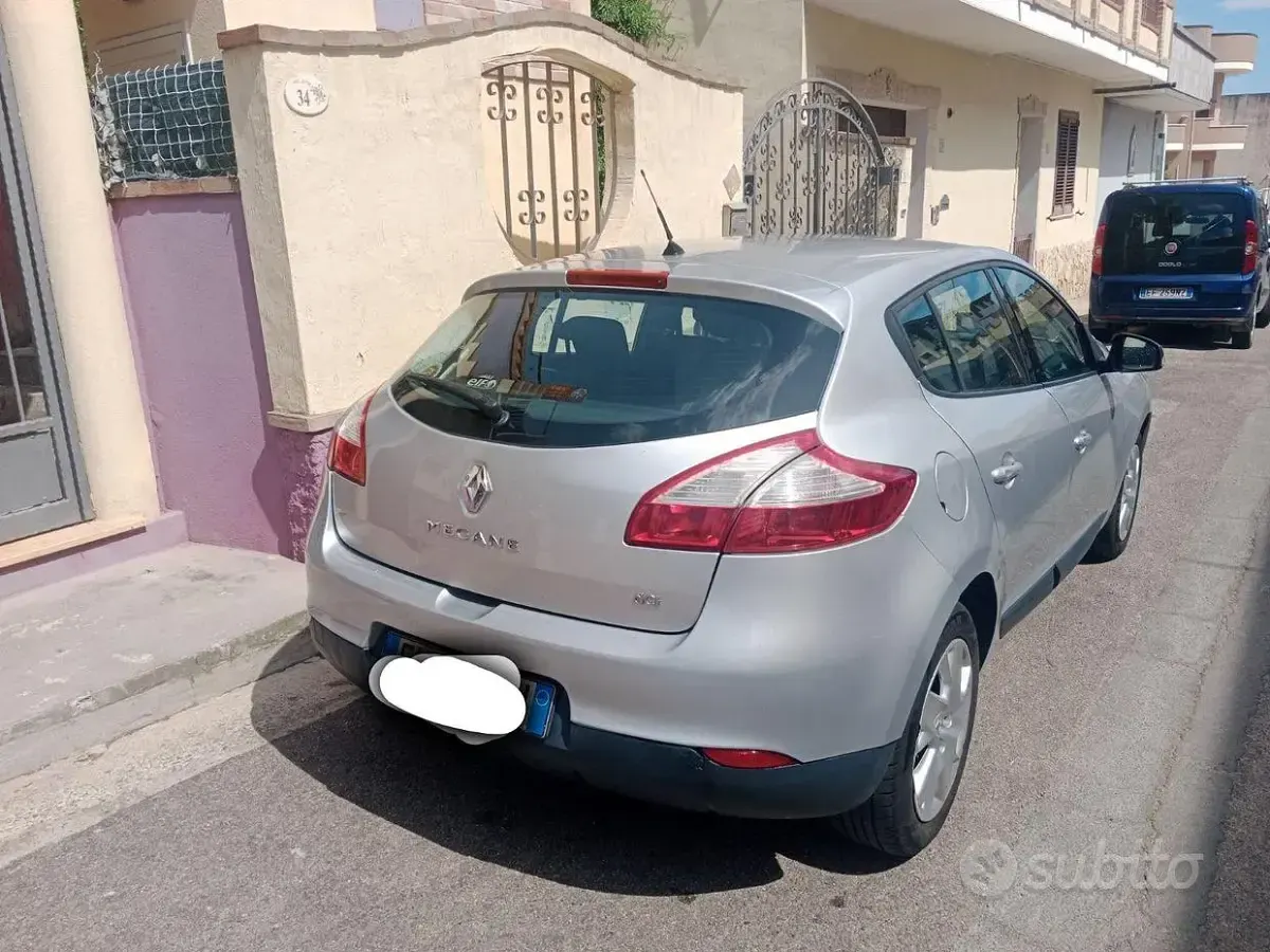 Usata Renault Mégane 110 CV (80 kW) 2011 Grigio Berlina