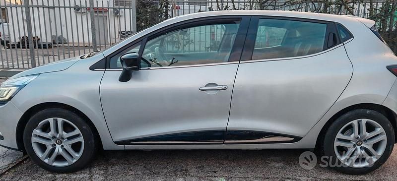 Usata Renault Clio IV Zen 90 CV (66 kW) 2019 Grigio Berlina
