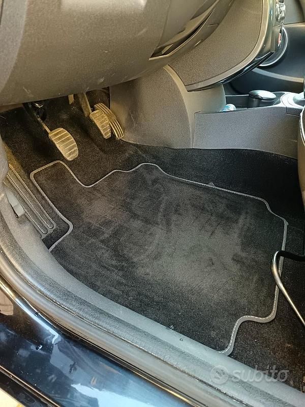 Usata Renault Clio II 58 CV (42 kW) 2007 Nero Utilitaria