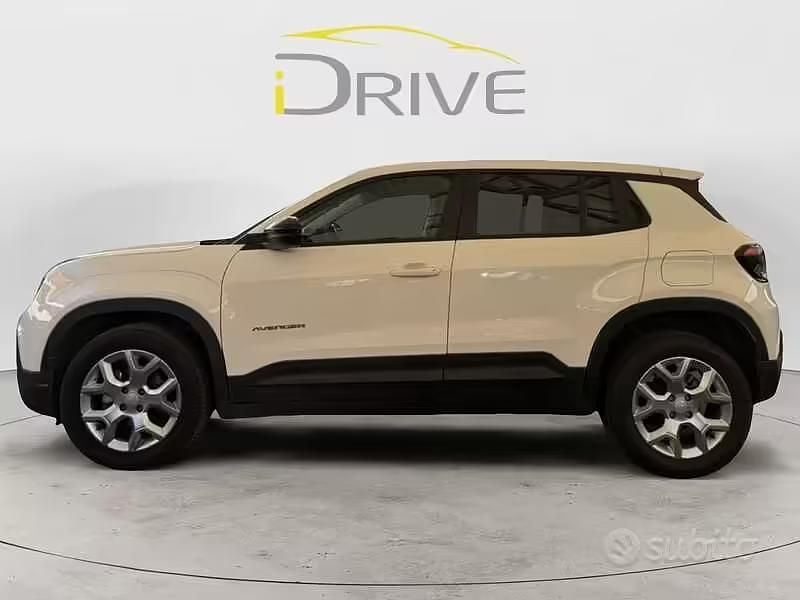 Usata Jeep Avenger Altitude 101 CV (74 kW) 2024 Bianco SUV