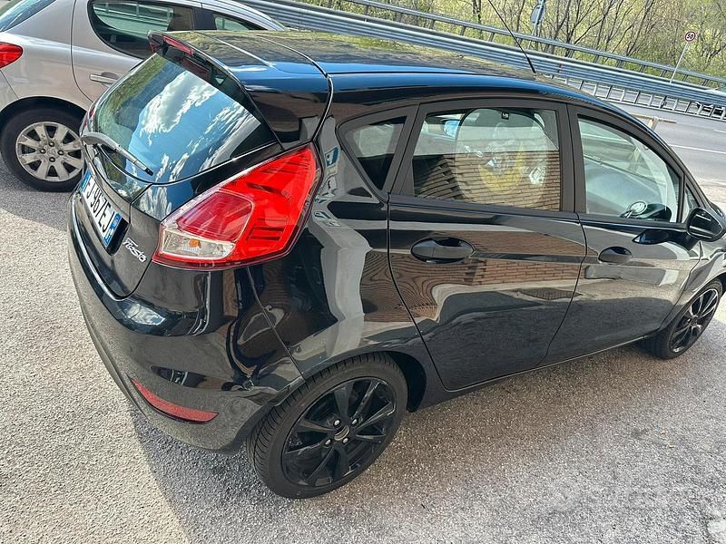 Usata Ford Fiesta 2015 Nero Berlina