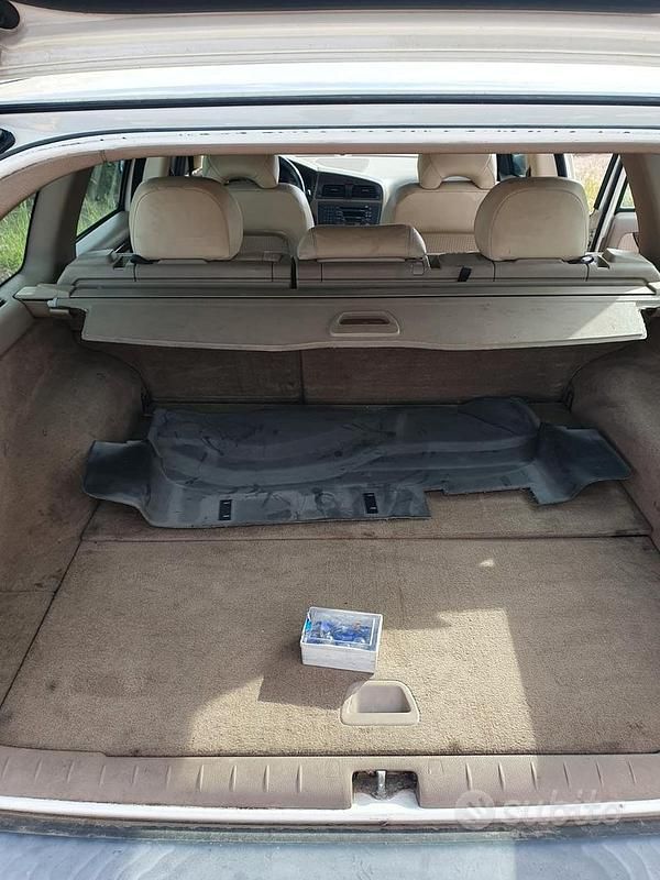 Usata Volvo V70 163 CV (119 kW) 2002 Bianco Station wagon