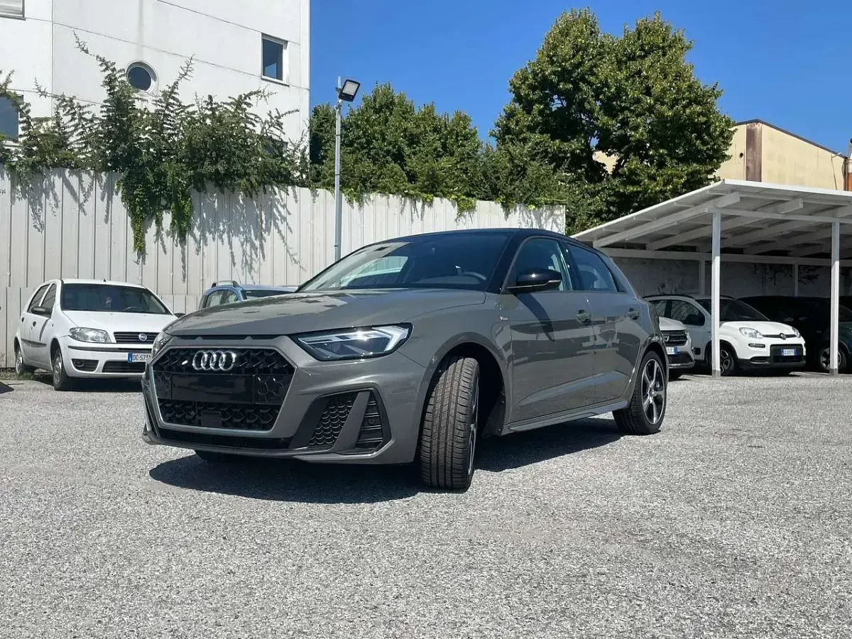 Nuova Audi A1 Sportback 116 CV (85 kW) 2026 Grigio Utilitaria