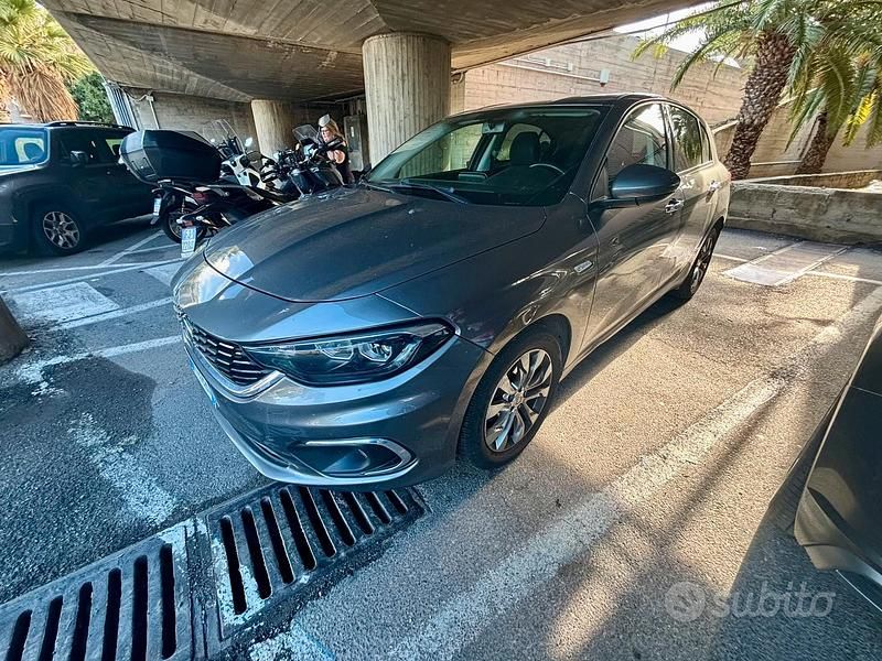 Usata Fiat Tipo 120 CV (88 kW) 2018 Grigio Berlina