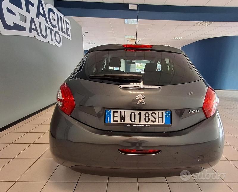 Usata Peugeot 208 Allure 82 CV (60 kW) 2014 Grigio Utilitaria