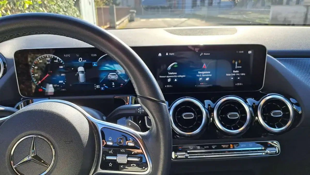 Usata Mercedes B180 Executive 116 CV (85 kW) 2020 Argento Utilitaria
