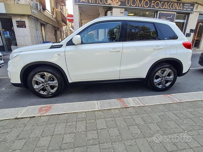 Usata Suzuki Vitara Cool 120 CV (88 kW) 2018 Bianco SUV